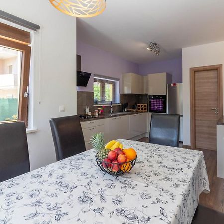 Modern Villa Eve In Medulin With Pool Near The Beach Экстерьер фото