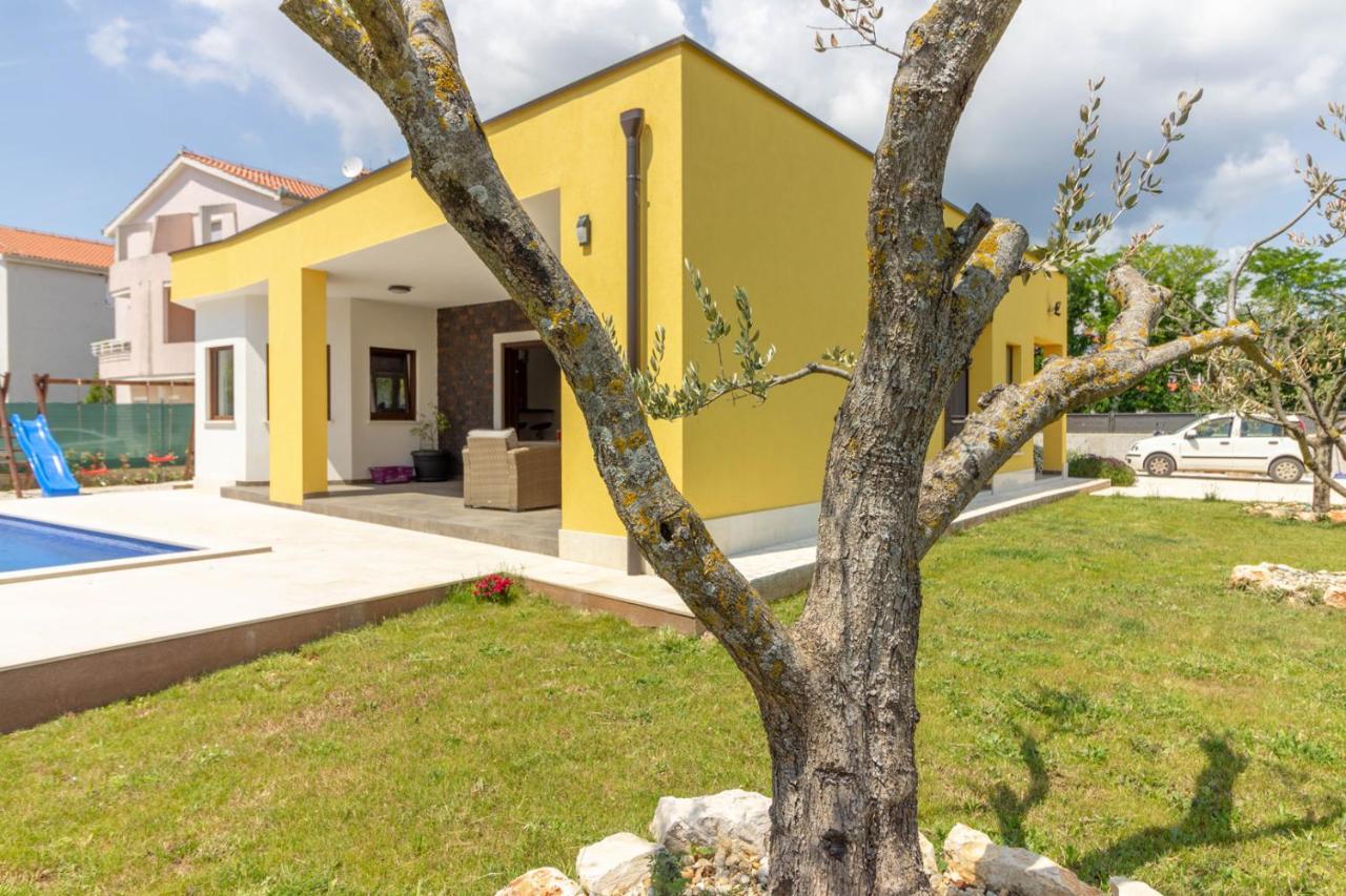 Modern Villa Eve In Medulin With Pool Near The Beach Экстерьер фото