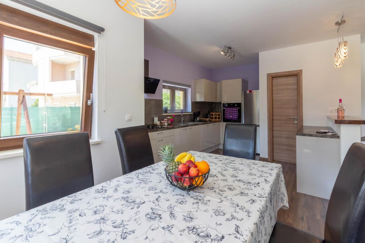 Modern Villa Eve In Medulin With Pool Near The Beach Экстерьер фото