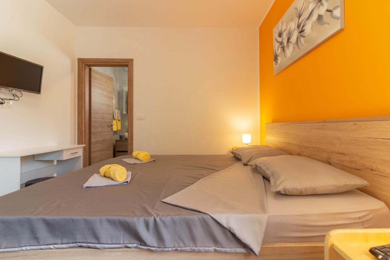 Modern Villa Eve In Medulin With Pool Near The Beach Экстерьер фото