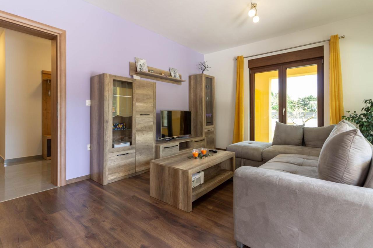 Modern Villa Eve In Medulin With Pool Near The Beach Экстерьер фото